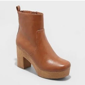 Womens Universal Thread Clog Booties 🤎